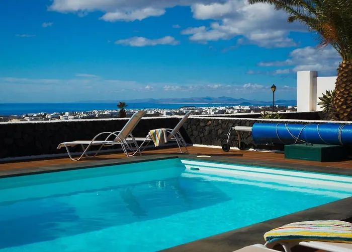 Apartment Grosses Mit Meerblick Auf Lanzarote By Interhome